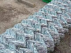 二.防護(hù)網(wǎng)系列：PVC涂塑鐵絲，包塑絲